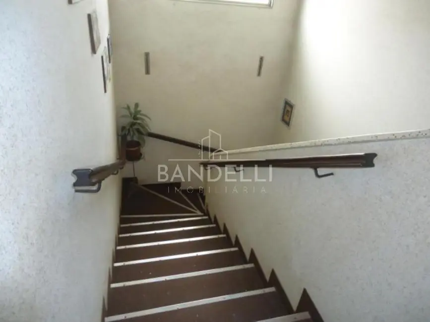 Casa com 4 quartos à venda, 269m2 em Centro, Araraquara - SP - imagem 3 Foto 3 de Casa com 4 quartos à venda, 269m2 em Centro, Araraquara - SP