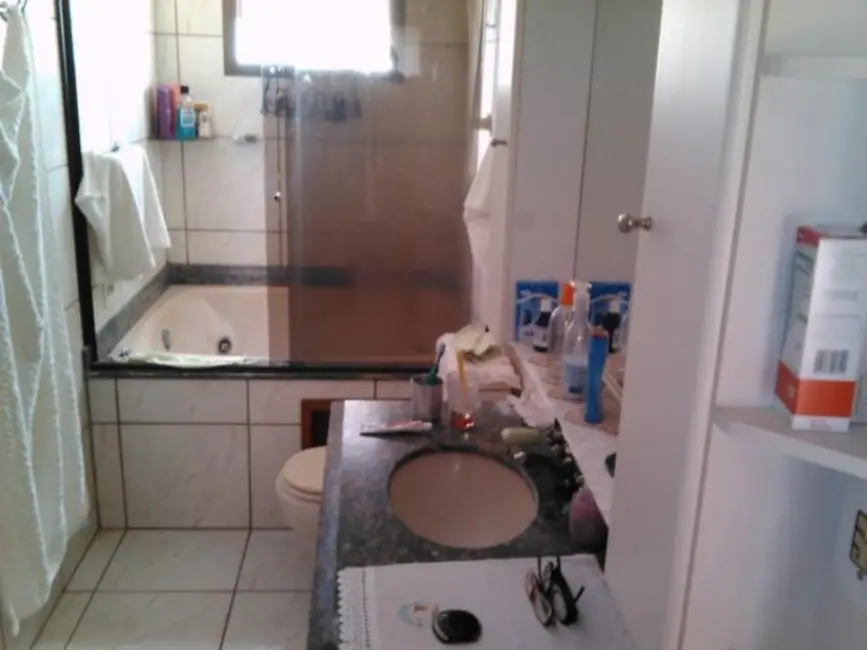 Apartamento com 3 quartos à venda, 196m2 em Araraquara - SP - imagem 4 Foto 4 de Apartamento com 3 quartos à venda, 196m2 em Araraquara - SP