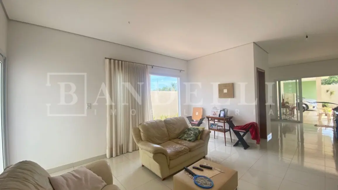 Foto 2 de Casa com 3 quartos para alugar, 224m2 em Vila Harmonia, Araraquara - SP