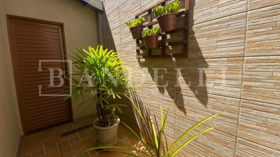 Casa com 3 quartos à venda, 146m2 em Araraquara - SP - imagem 5 Foto 5 de Casa com 3 quartos à venda, 146m2 em Araraquara - SP