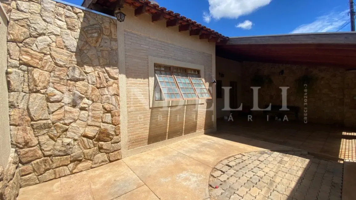 Foto 1 de Casa com 3 quartos à venda, 146m2 em Araraquara - SP