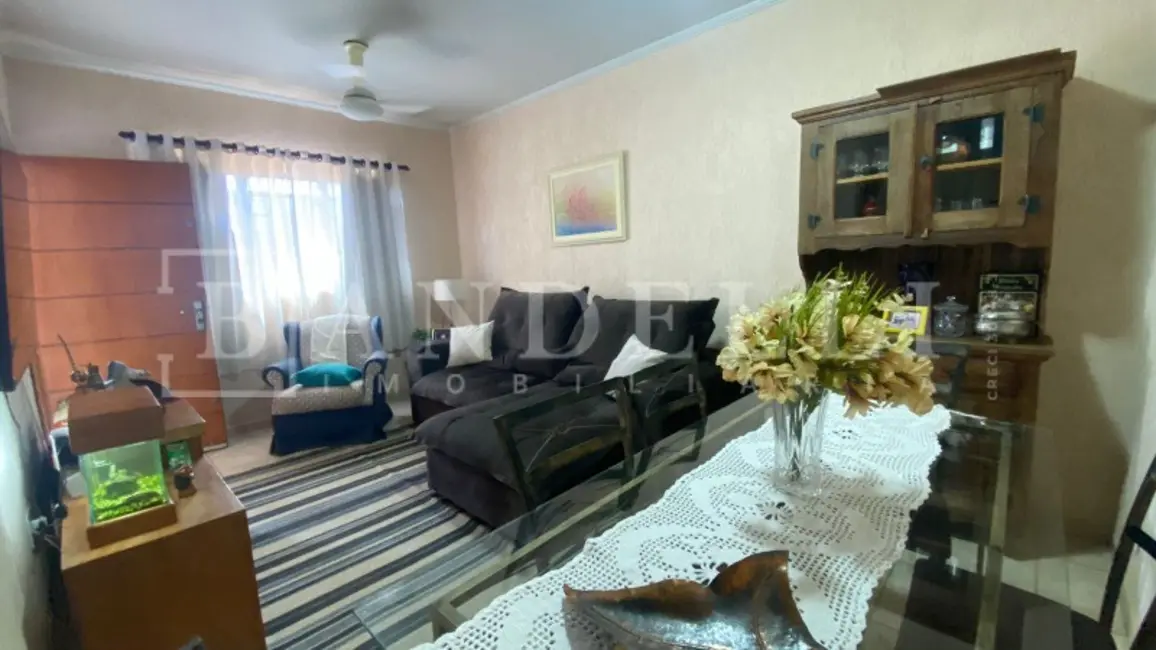 Casa com 3 quartos à venda, 146m2 em Araraquara - SP - imagem 7 Foto 7 de Casa com 3 quartos à venda, 146m2 em Araraquara - SP