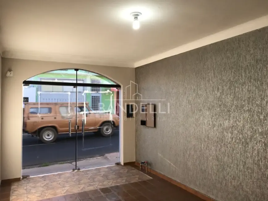 Sala Comercial à venda e para alugar, 135m2 em Centro, Araraquara - SP - imagem 4 Foto 4 de Sala Comercial à venda e para alugar, 135m2 em Centro, Araraquara - SP