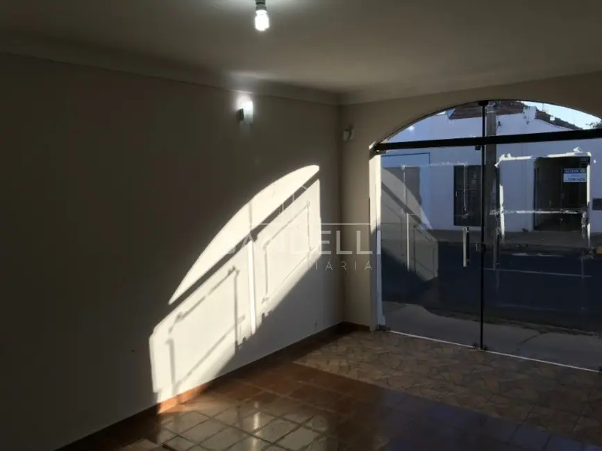 Sala Comercial à venda e para alugar, 135m2 em Centro, Araraquara - SP - imagem 5 Foto 5 de Sala Comercial à venda e para alugar, 135m2 em Centro, Araraquara - SP