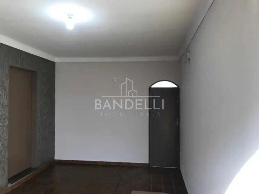 Sala Comercial à venda e para alugar, 135m2 em Centro, Araraquara - SP - imagem 3 Foto 3 de Sala Comercial à venda e para alugar, 135m2 em Centro, Araraquara - SP