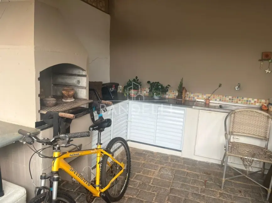 Casa com 3 quartos à venda e para alugar, 424m2 em Jardim Primavera, Araraquara - SP - imagem 5 Foto 5 de Casa com 3 quartos à venda e para alugar, 424m2 em Jardim Primavera, Araraquara - SP