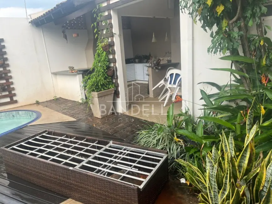 Casa com 3 quartos à venda e para alugar, 424m2 em Jardim Primavera, Araraquara - SP - imagem 4 Foto 4 de Casa com 3 quartos à venda e para alugar, 424m2 em Jardim Primavera, Araraquara - SP