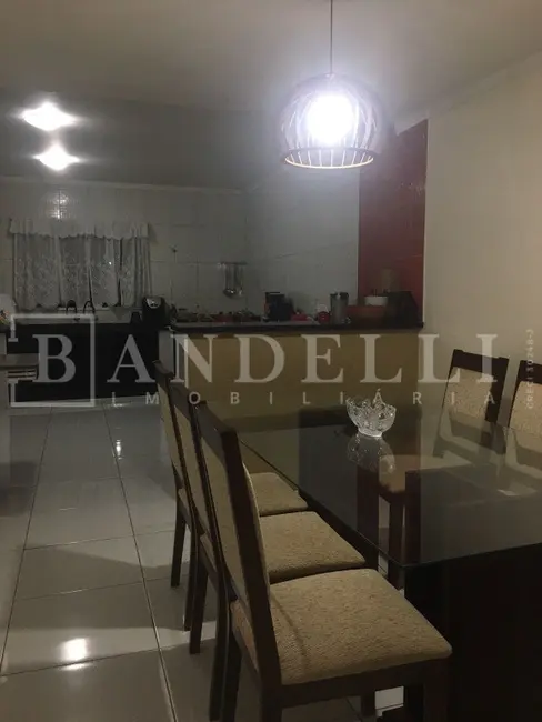 Casa com 3 quartos à venda, 101m2 em Doutor Tancredo de Almeida Neves, Araraquara - SP - imagem 3 Foto 3 de Casa com 3 quartos à venda, 101m2 em Doutor Tancredo de Almeida Neves, Araraquara - SP