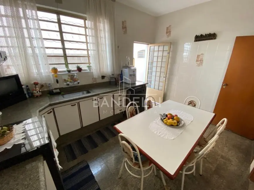 Casa com 4 quartos à venda, 285m2 em Vila José Bonifácio, Araraquara - SP - imagem 8 Foto 8 de Casa com 4 quartos à venda, 285m2 em Vila José Bonifácio, Araraquara - SP
