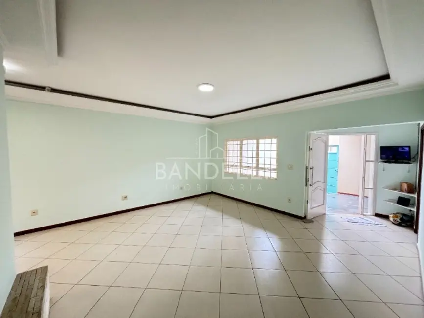 Casa com 3 quartos à venda e para alugar, 254m2 em Vila Harmonia, Araraquara - SP - imagem 5 Foto 5 de Casa com 3 quartos à venda e para alugar, 254m2 em Vila Harmonia, Araraquara - SP