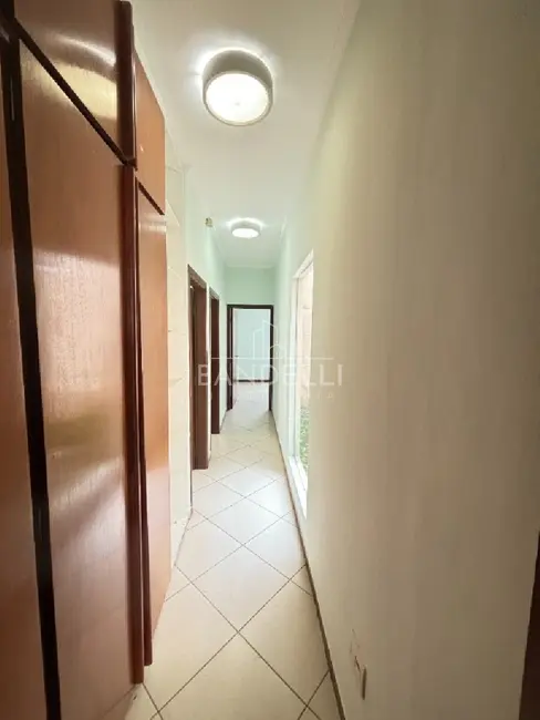 Casa com 3 quartos à venda e para alugar, 254m2 em Vila Harmonia, Araraquara - SP - imagem 8 Foto 8 de Casa com 3 quartos à venda e para alugar, 254m2 em Vila Harmonia, Araraquara - SP