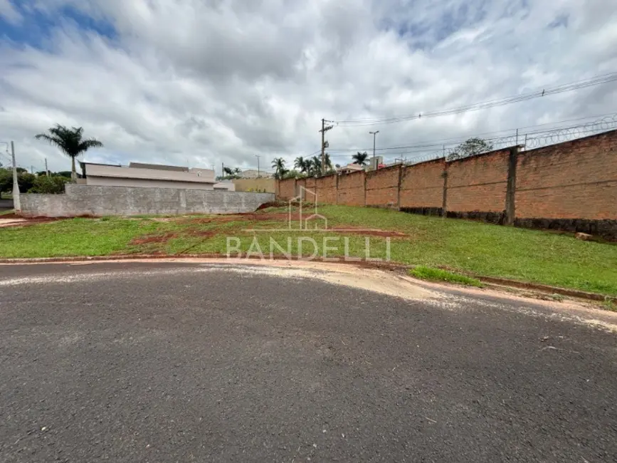 Foto 2 de Terreno / Lote à venda, 597m2 em Araraquara - SP