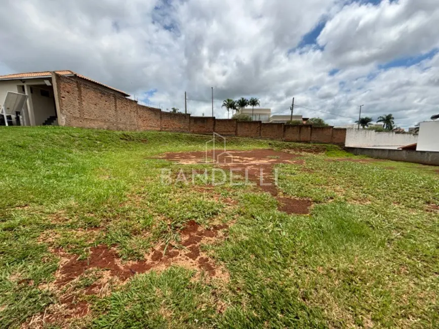 Foto 1 de Terreno / Lote à venda, 383m2 em Araraquara - SP