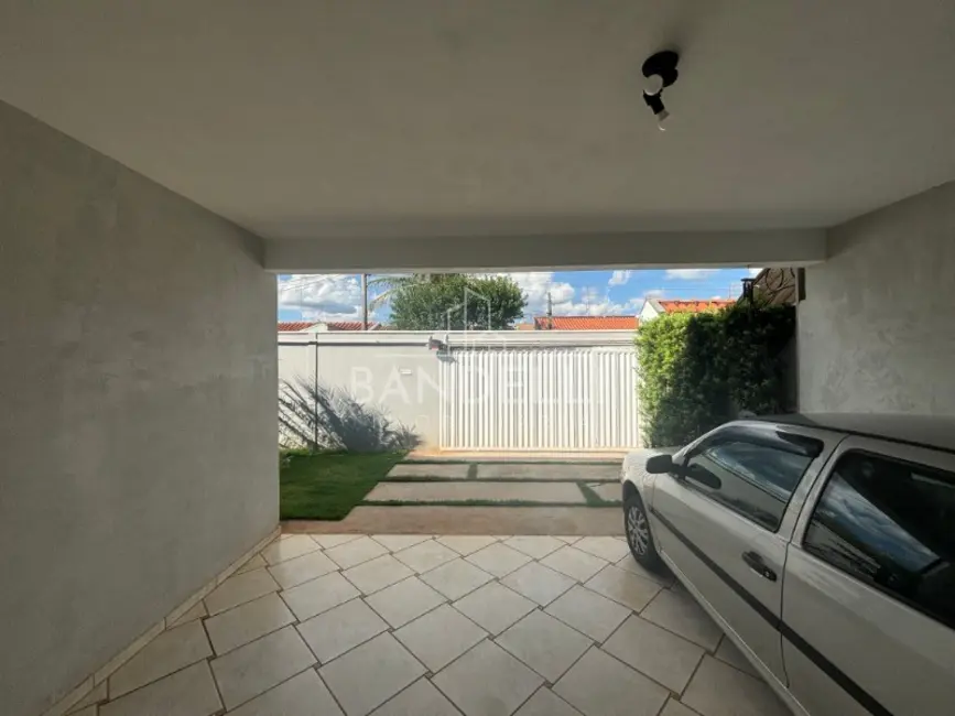 Casa com 3 quartos à venda, 154m2 em Parque Residencial Vale do Sol, Araraquara - SP - imagem 3 Foto 3 de Casa com 3 quartos à venda, 154m2 em Parque Residencial Vale do Sol, Araraquara - SP