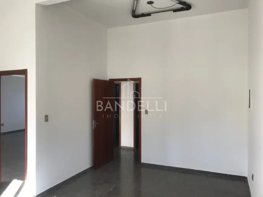 Sala Comercial à venda, 200m2 em Centro, Araraquara - SP - imagem 5 Foto 5 de Sala Comercial à venda, 200m2 em Centro, Araraquara - SP