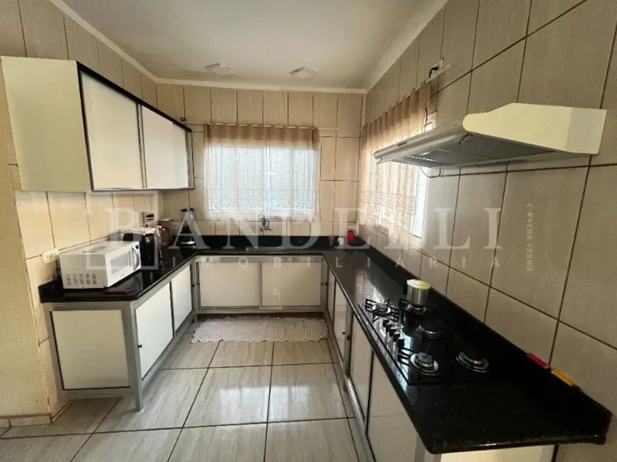 Casa com 2 quartos à venda, 142m2 em Vila Biagioni (Vila Xavier), Araraquara - SP - imagem 9 Foto 9 de Casa com 2 quartos à venda, 142m2 em Vila Biagioni (Vila Xavier), Araraquara - SP