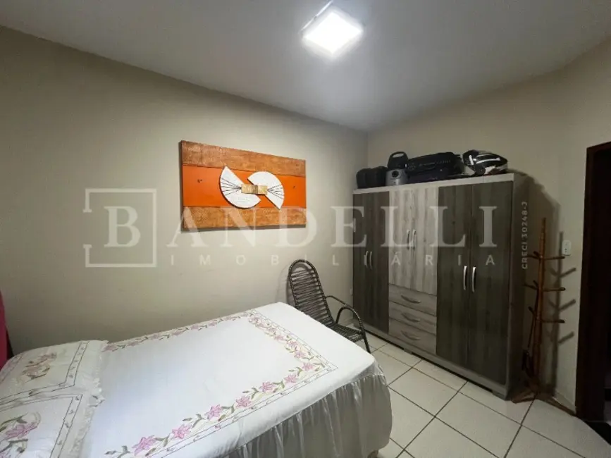 Casa com 2 quartos à venda, 142m2 em Vila Biagioni (Vila Xavier), Araraquara - SP - imagem 6 Foto 6 de Casa com 2 quartos à venda, 142m2 em Vila Biagioni (Vila Xavier), Araraquara - SP