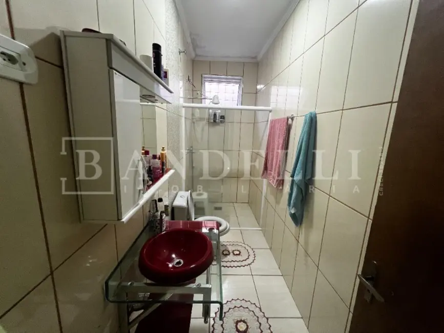 Casa com 2 quartos à venda, 142m2 em Vila Biagioni (Vila Xavier), Araraquara - SP - imagem 4 Foto 4 de Casa com 2 quartos à venda, 142m2 em Vila Biagioni (Vila Xavier), Araraquara - SP