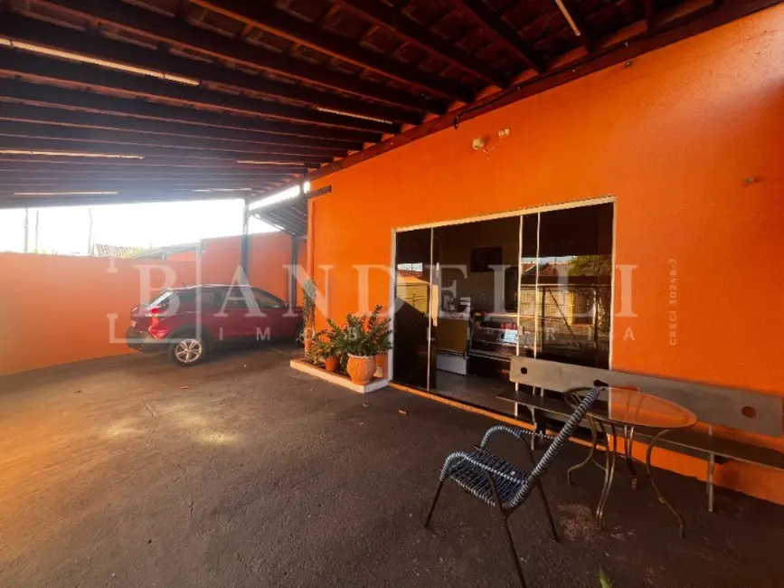 Foto 1 de Casa com 2 quartos à venda, 142m2 em Vila Biagioni (Vila Xavier), Araraquara - SP