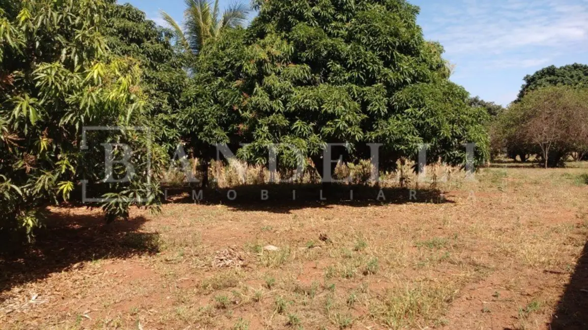 Foto 15 de Chácara à venda, 2250m2 em Chácara Velosa, Araraquara - SP