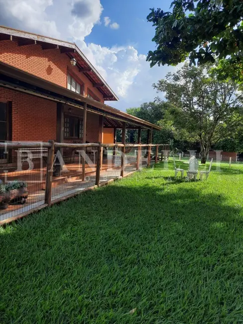 Chácara com 4 quartos à venda, 412m2 em Chácara Velosa, Araraquara - SP - imagem 3 Foto 3 de Chácara com 4 quartos à venda, 412m2 em Chácara Velosa, Araraquara - SP