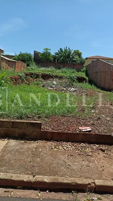 Foto 1 de Terreno / Lote à venda em Parque Alvorada, Araraquara - SP