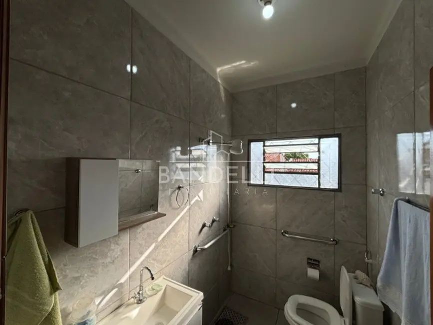 Casa com 2 quartos à venda, 93m2 em Vila Santana, Araraquara - SP - imagem 8 Foto 8 de Casa com 2 quartos à venda, 93m2 em Vila Santana, Araraquara - SP