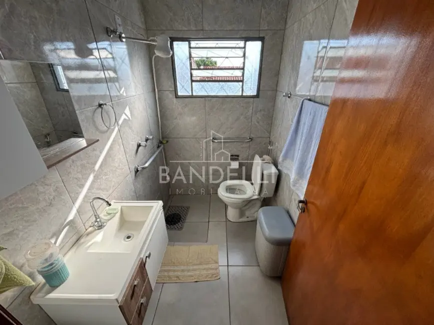 Casa com 2 quartos à venda, 93m2 em Vila Santana, Araraquara - SP - imagem 9 Foto 9 de Casa com 2 quartos à venda, 93m2 em Vila Santana, Araraquara - SP