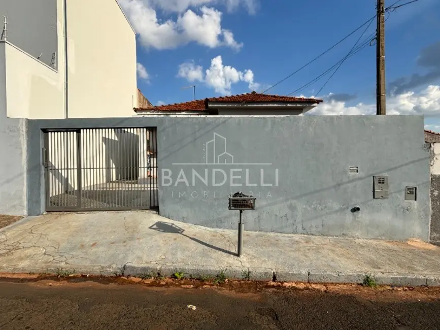 Foto 1 de Casa com 2 quartos à venda, 93m2 em Vila Santana, Araraquara - SP