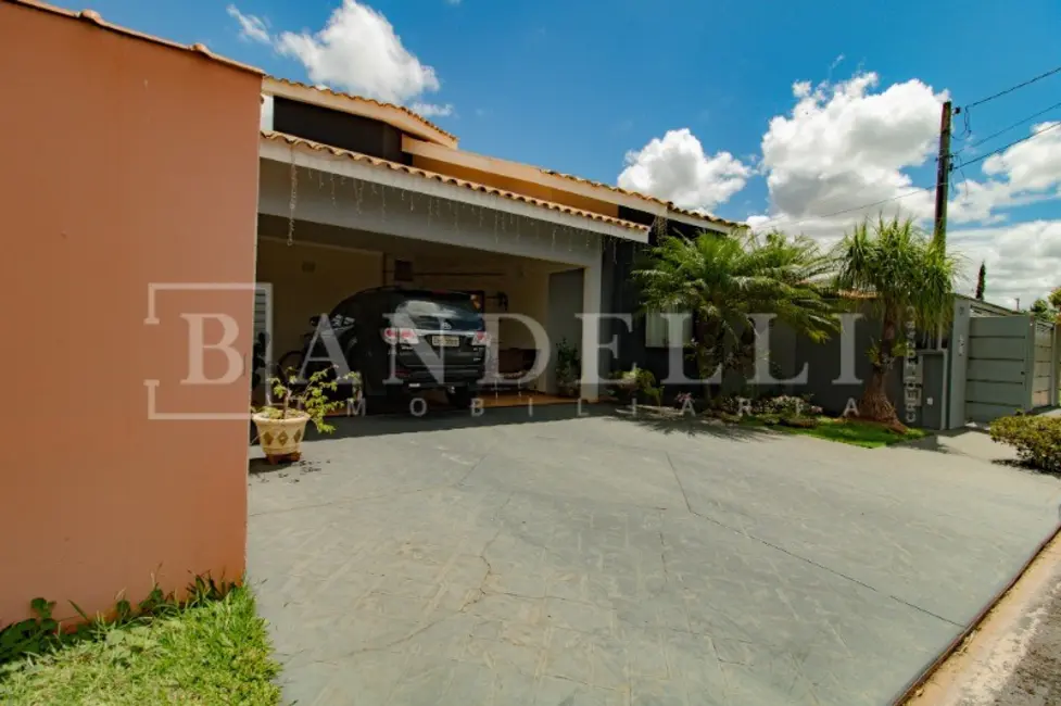 Foto 1 de Casa de Condomínio com 3 quartos à venda e para alugar, 403m2 em Araraquara - SP