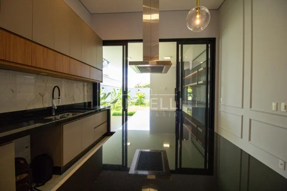 Casa de Condomínio com 3 quartos à venda, 200m2 em Araraquara - SP - imagem 8 Foto 8 de Casa de Condomínio com 3 quartos à venda, 200m2 em Araraquara - SP