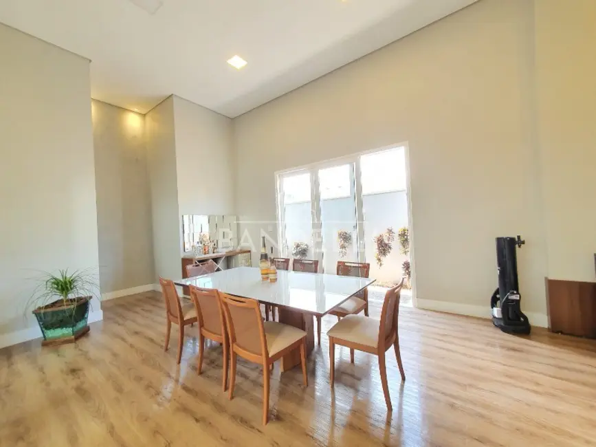 Casa de Condomínio com 3 quartos à venda, 200m2 em Araraquara - SP - imagem 4 Foto 4 de Casa de Condomínio com 3 quartos à venda, 200m2 em Araraquara - SP