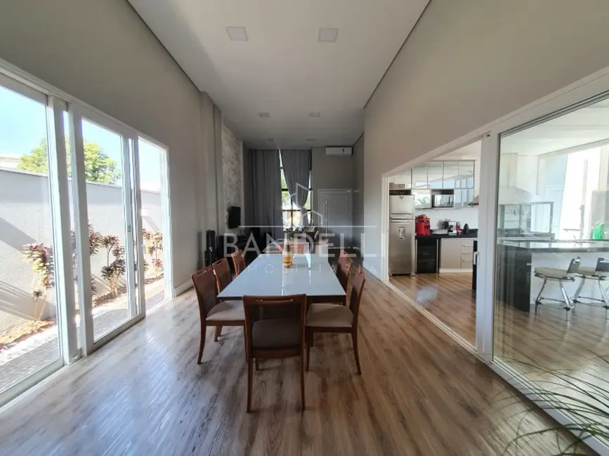 Casa de Condomínio com 3 quartos à venda, 200m2 em Araraquara - SP - imagem 5 Foto 5 de Casa de Condomínio com 3 quartos à venda, 200m2 em Araraquara - SP