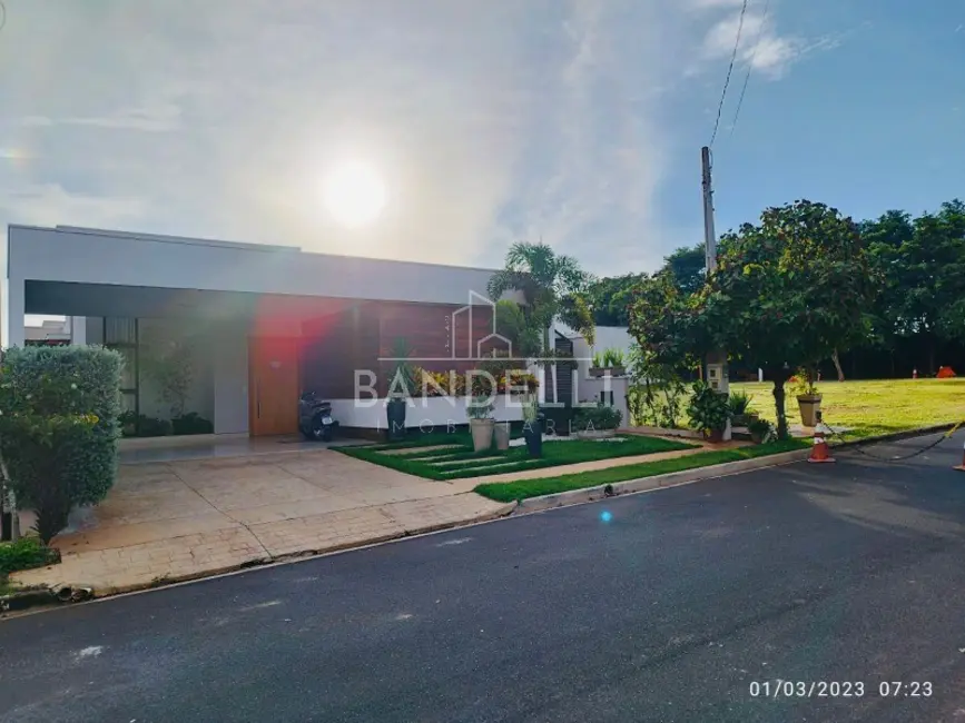 Foto 1 de Casa de Condomínio com 3 quartos à venda e para alugar, 224m2 em Araraquara - SP