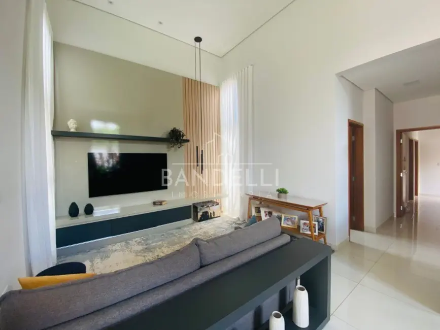 Casa de Condomínio com 3 quartos à venda e para alugar, 224m2 em Araraquara - SP - imagem 3 Foto 3 de Casa de Condomínio com 3 quartos à venda e para alugar, 224m2 em Araraquara - SP