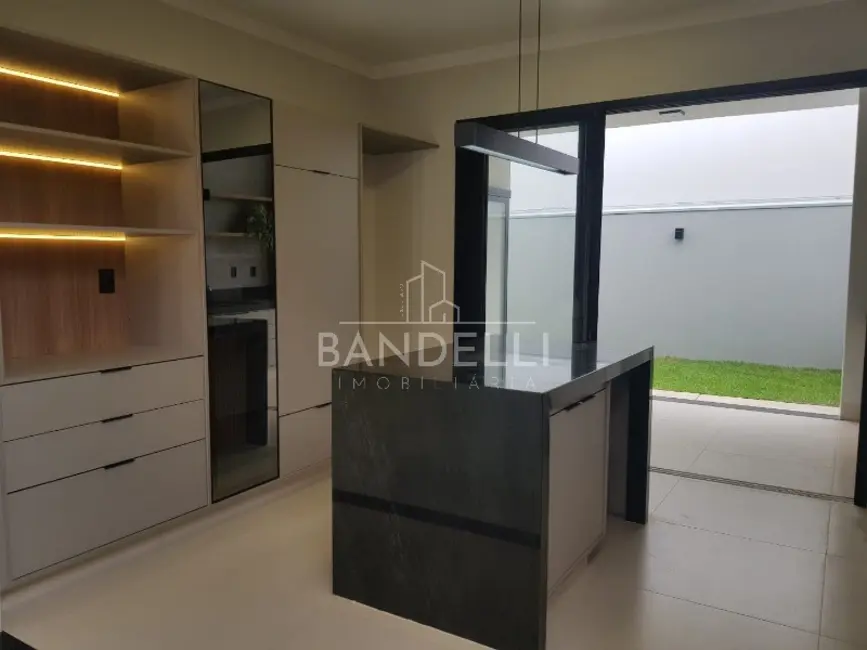 Casa de Condomínio com 3 quartos à venda, 166m2 em Residencial Village Damha II, Araraquara - SP - imagem 3 Foto 3 de Casa de Condomínio com 3 quartos à venda, 166m2 em Residencial Village Damha II, Araraquara - SP