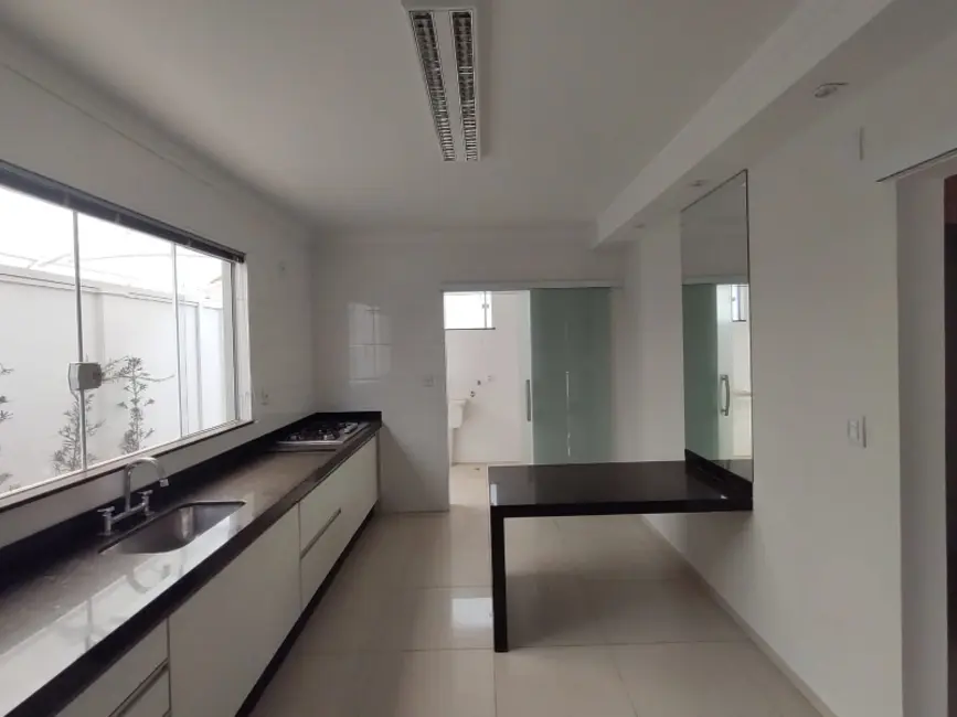 Foto 9 de Casa de Condomínio com 3 quartos à venda, 199m2 em Residencial Village Damha II, Araraquara - SP