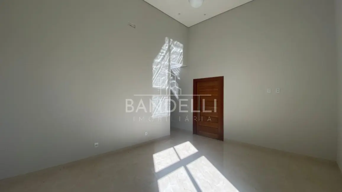 Casa de Condomínio com 3 quartos à venda, 150m2 em Residencial Village Damha II, Araraquara - SP - imagem 3 Foto 3 de Casa de Condomínio com 3 quartos à venda, 150m2 em Residencial Village Damha II, Araraquara - SP