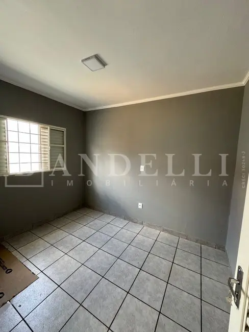 Casa com 3 quartos à venda, 141m2 em Jardim Santa Júlia (Vila Xavier), Araraquara - SP - imagem 3 Foto 3 de Casa com 3 quartos à venda, 141m2 em Jardim Santa Júlia (Vila Xavier), Araraquara - SP
