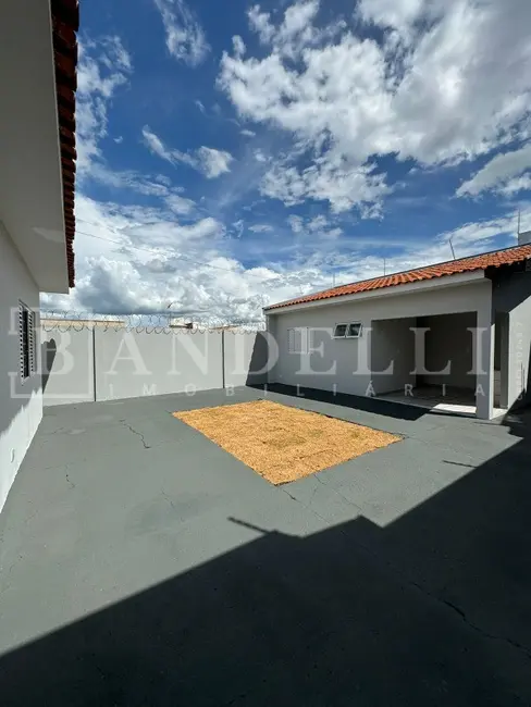 Casa com 3 quartos à venda, 141m2 em Jardim Santa Júlia (Vila Xavier), Araraquara - SP - imagem 5 Foto 5 de Casa com 3 quartos à venda, 141m2 em Jardim Santa Júlia (Vila Xavier), Araraquara - SP
