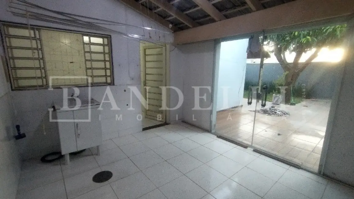 Casa com 3 quartos à venda, 110m2 em Jardim Indaiá, Araraquara - SP - imagem 5 Foto 5 de Casa com 3 quartos à venda, 110m2 em Jardim Indaiá, Araraquara - SP