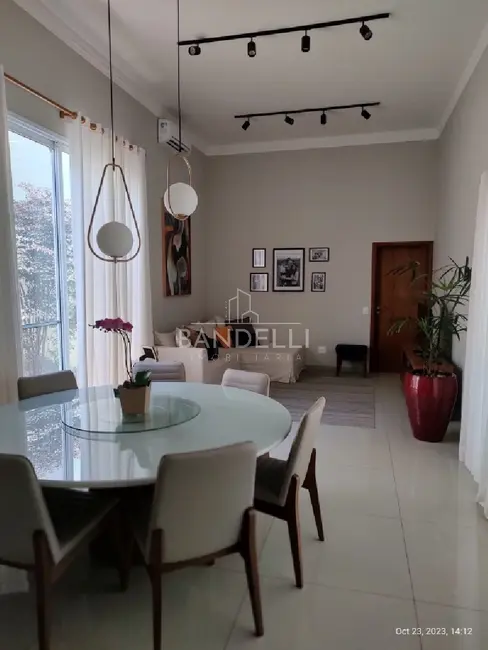 Foto 3 de Casa de Condomínio com 3 quartos à venda, 203m2 em Jardim Magnólias, Araraquara - SP