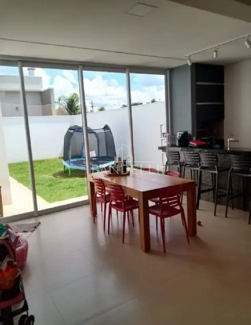 Casa de Condomínio com 3 quartos à venda, 210m2 em Araraquara - SP - imagem 6 Foto 6 de Casa de Condomínio com 3 quartos à venda, 210m2 em Araraquara - SP