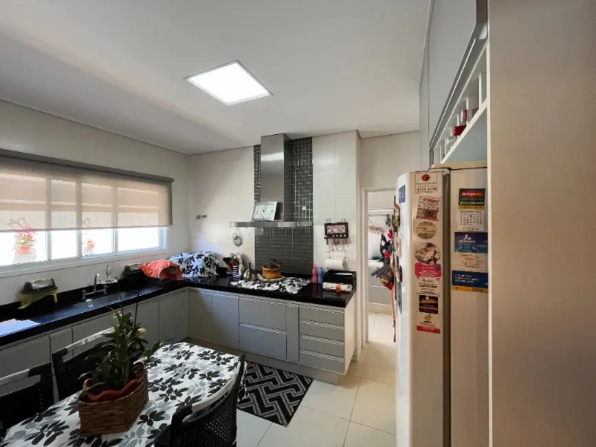 Foto 9 de Casa de Condomínio com 4 quartos à venda, 221m2 em Araraquara - SP