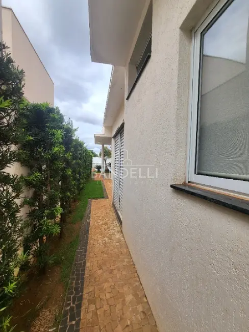 Foto 3 de Casa de Condomínio com 3 quartos à venda e para alugar, 214m2 em Araraquara - SP