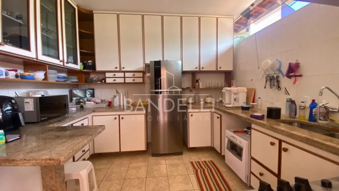 Casa com 3 quartos à venda, 238m2 em Vila Santa Maria (Vila Xavier), Araraquara - SP - imagem 7 Foto 7 de Casa com 3 quartos à venda, 238m2 em Vila Santa Maria (Vila Xavier), Araraquara - SP