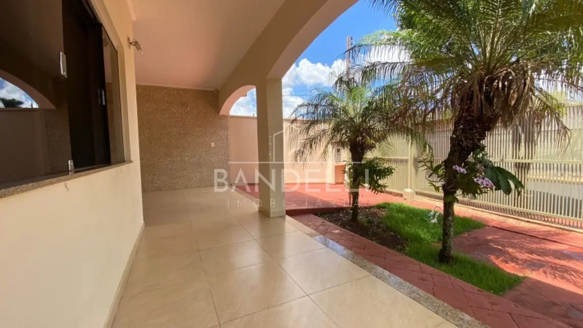 Casa com 3 quartos à venda, 238m2 em Vila Santa Maria (Vila Xavier), Araraquara - SP - imagem 3 Foto 3 de Casa com 3 quartos à venda, 238m2 em Vila Santa Maria (Vila Xavier), Araraquara - SP