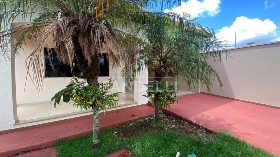 Casa com 3 quartos à venda, 238m2 em Vila Santa Maria (Vila Xavier), Araraquara - SP - imagem 2 Foto 2 de Casa com 3 quartos à venda, 238m2 em Vila Santa Maria (Vila Xavier), Araraquara - SP