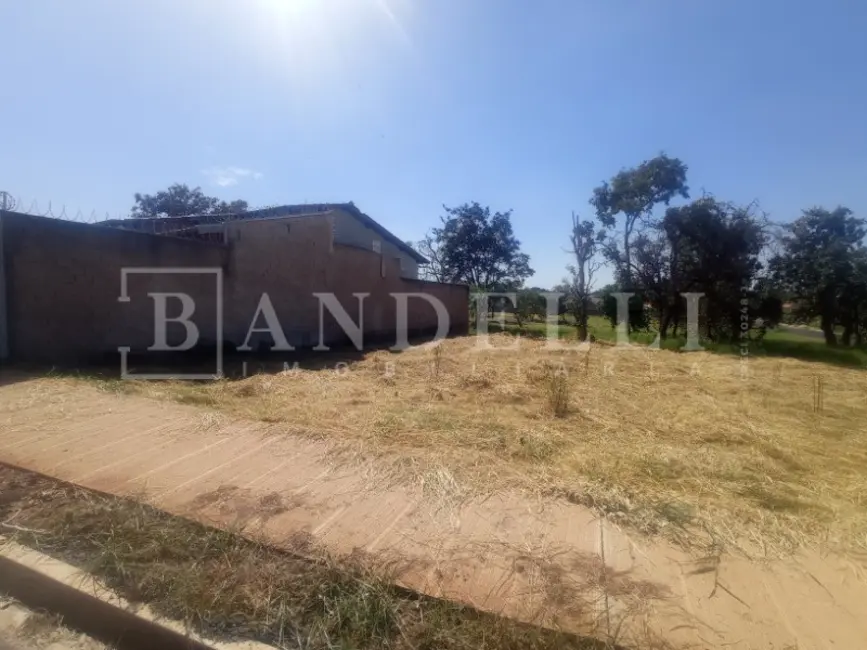 Foto 2 de Terreno / Lote à venda, 201m2 em Cidade Jardim, Araraquara - SP