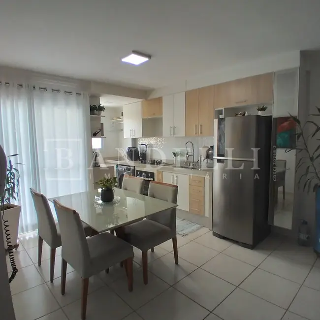 Foto 2 de Apartamento com 2 quartos à venda, 64m2 em Vila Ferroviária, Araraquara - SP